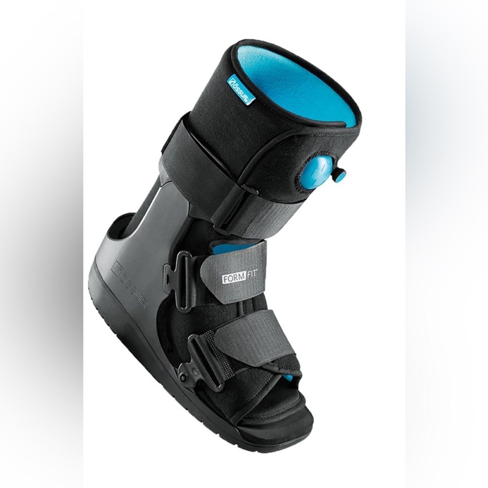 Ossur Formfit Low Top Air Cast Walker Boot, Medium